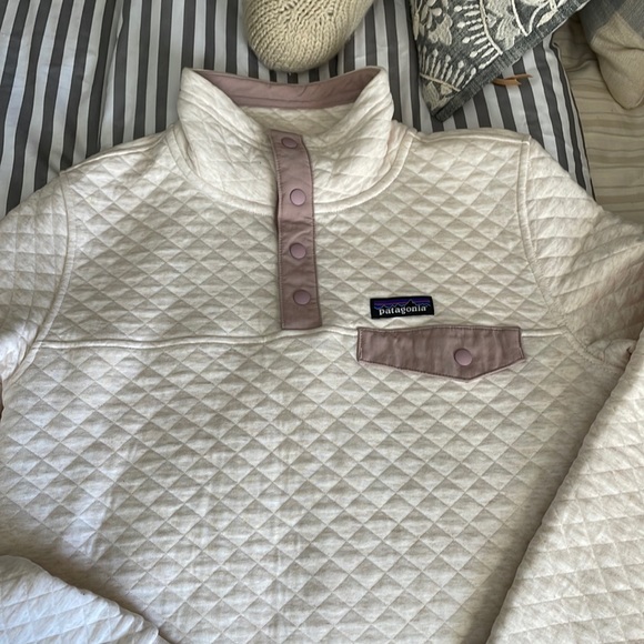 Patagonia Tops - Patagonia Quilted Cream Pullover with Pink Accents